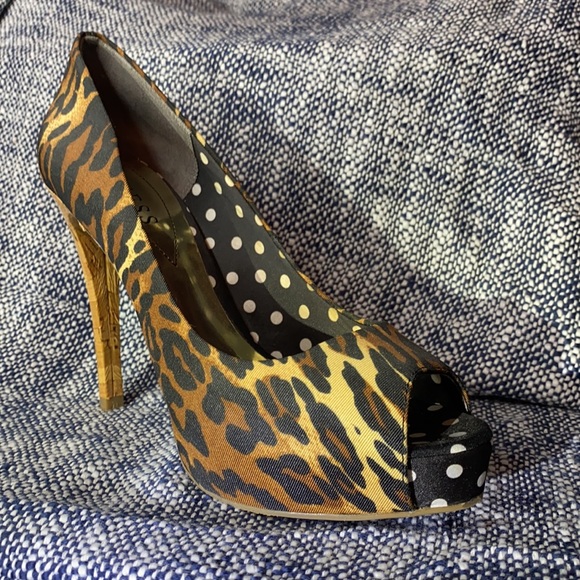 NWOT Guess Leopard Pumps - Picture 4 of 4